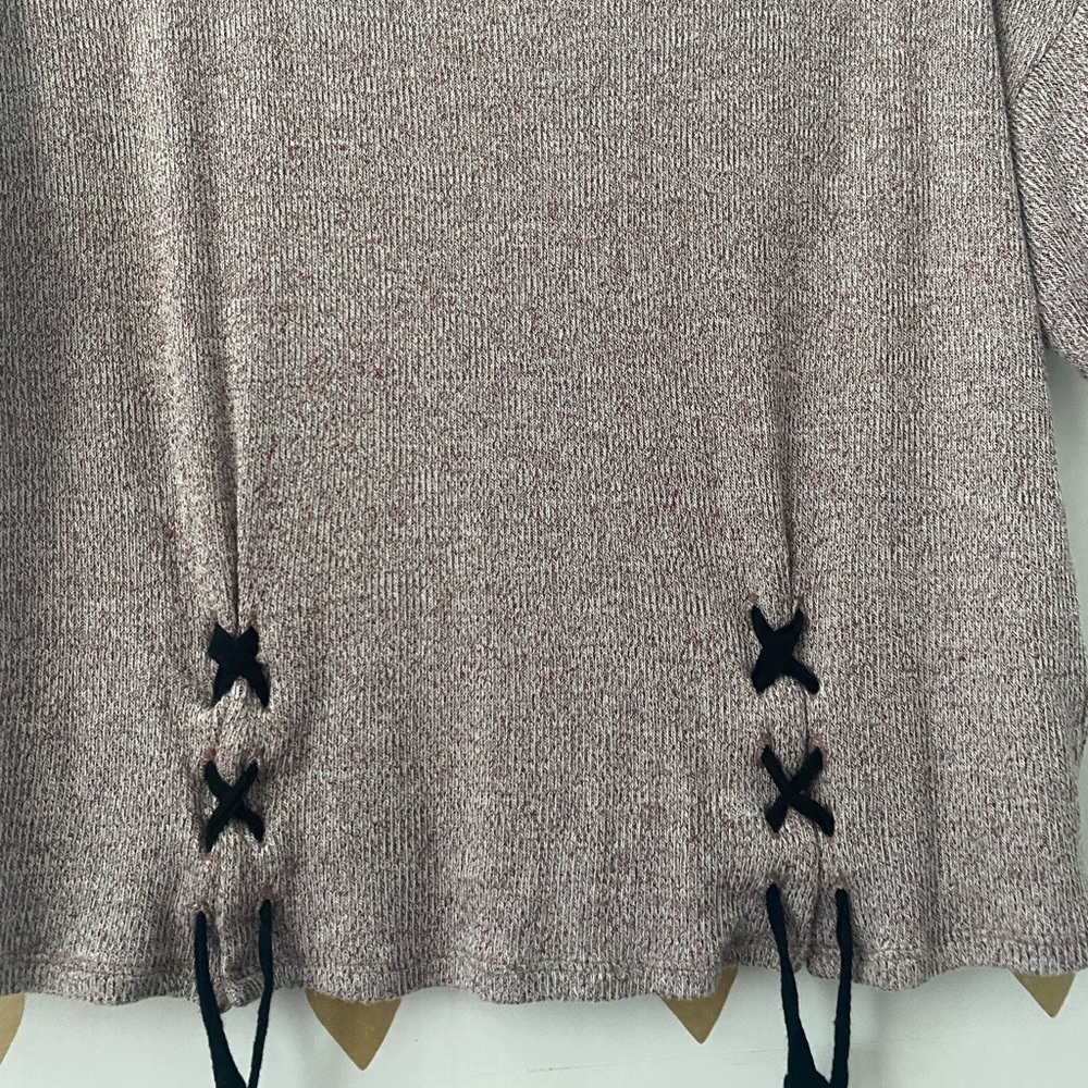 One ❤️ clothing crop top - Picture 2 of 5